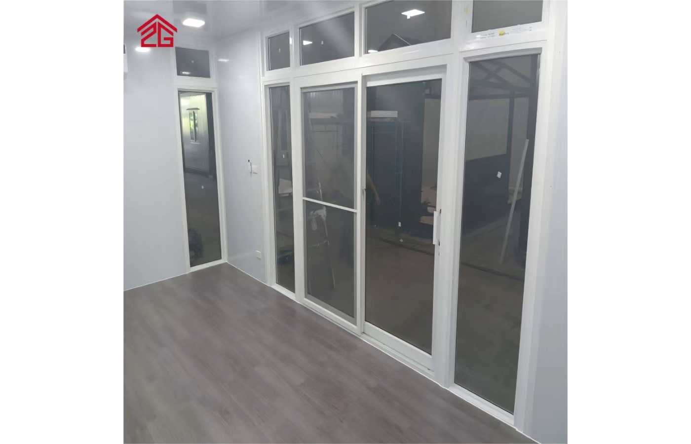 Casa container fissa personalizzata da 20 piedi con finestra dal pavimento al soffitto Casa container fissa personalizzata da 20 piedi con finestra dal pavimento al soffitto