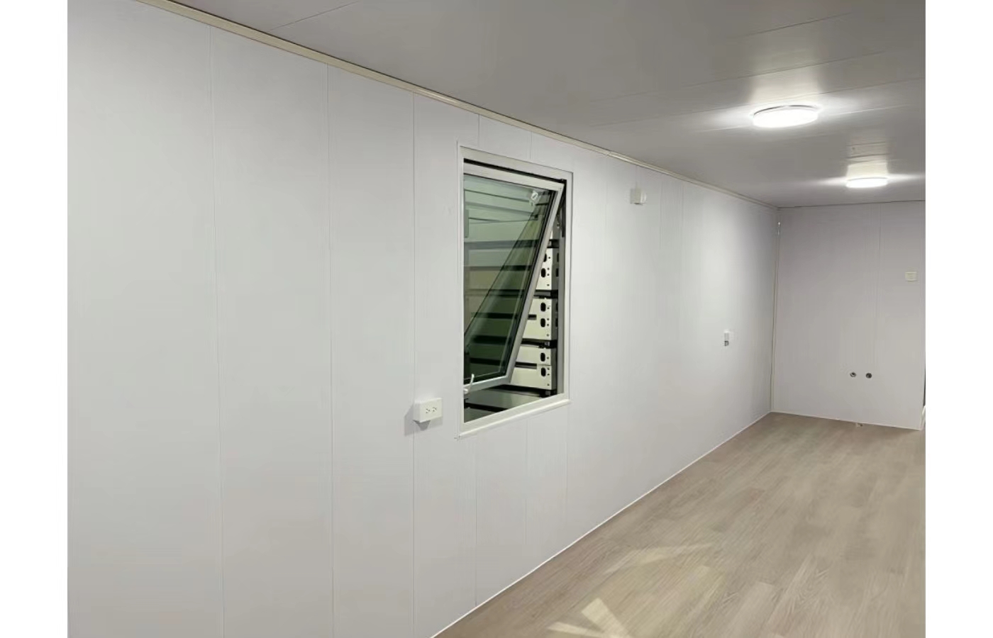 Casa container fissa personalizzata da 20 piedi con finestra dal pavimento al soffitto Casa container fissa personalizzata da 20 piedi con finestra dal pavimento al soffitto